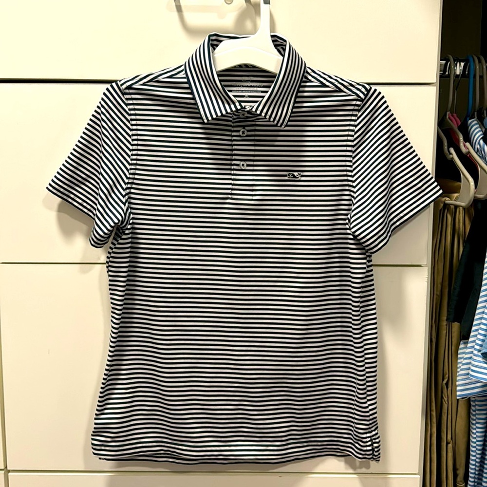 Vineyard Vines Boys performance polo shirt. Size M(12-14)